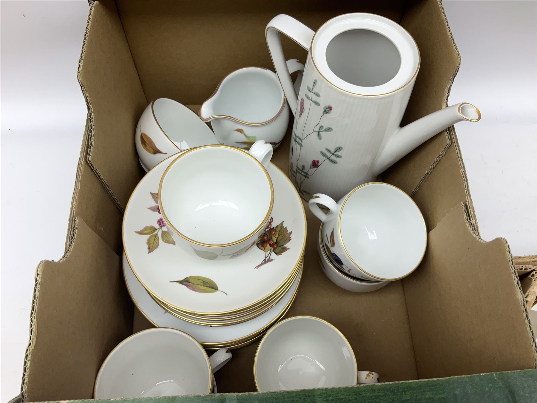 Royal Worcester Evesham pattern teawares, Noritake part tea service decorated in the 'Progression Blue Haven' pattern, together with Seltmann Weiden Bavaria tea and dinner wares, and two blue and white platters