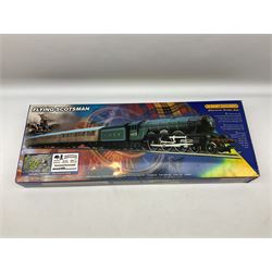 Hornby '00' gauge - Flying Scotsman boxed electric train set with No.4472 'Flying Scotsman' locomotive, three coaches and accessories