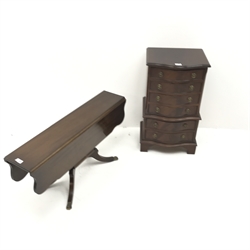 Small Sydney Smith mahogany chest on chest, six graduating drawers, ogee bracket supports (W44cm, H77cm, D36cm) and a small mahogany drop leaf table (2)