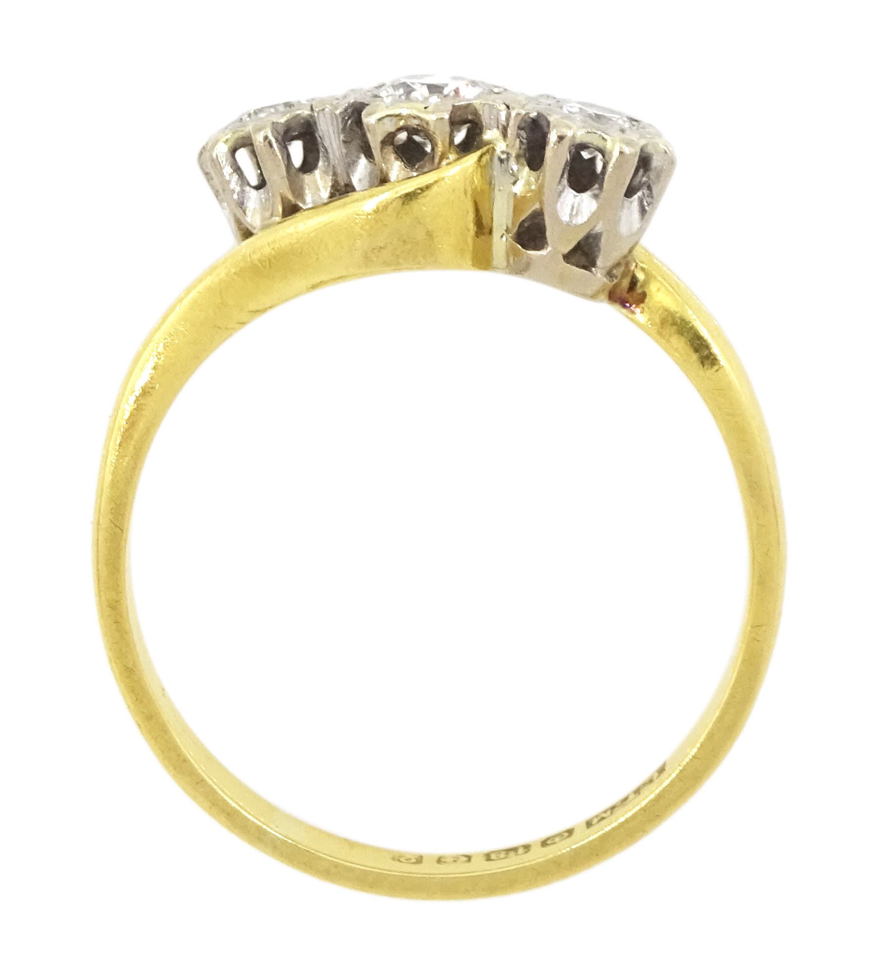 18ct gold three stone round brilliant cut diamond ring, Birmingham 1965, total diamond weight approx 0.25 carat