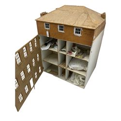 Scratch build dolls house, Georgian-Palladian style, the roof lifts to reveal six rooms, the front hinged to reveal six rooms and corridors, the rear hinged to reveal a further six rooms and staircase, including various interior fittings and furnishings 