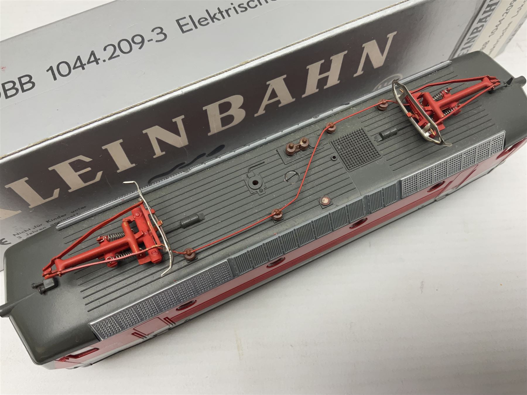 Kleinbahn HO gauge - three locomotives OBB 1020 Elektr. Berglokomotive; OBB 1044.209-3 Elektrische Lokomotive; and OBB 2050 Dieselelektrische; all boxed (3)