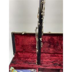 Selmer Bundy alto clarinet with nickel mounts and Yamaha 5C mouthpiece US Pat. 2775915 L81cm, in fitted carrying case with various accessories