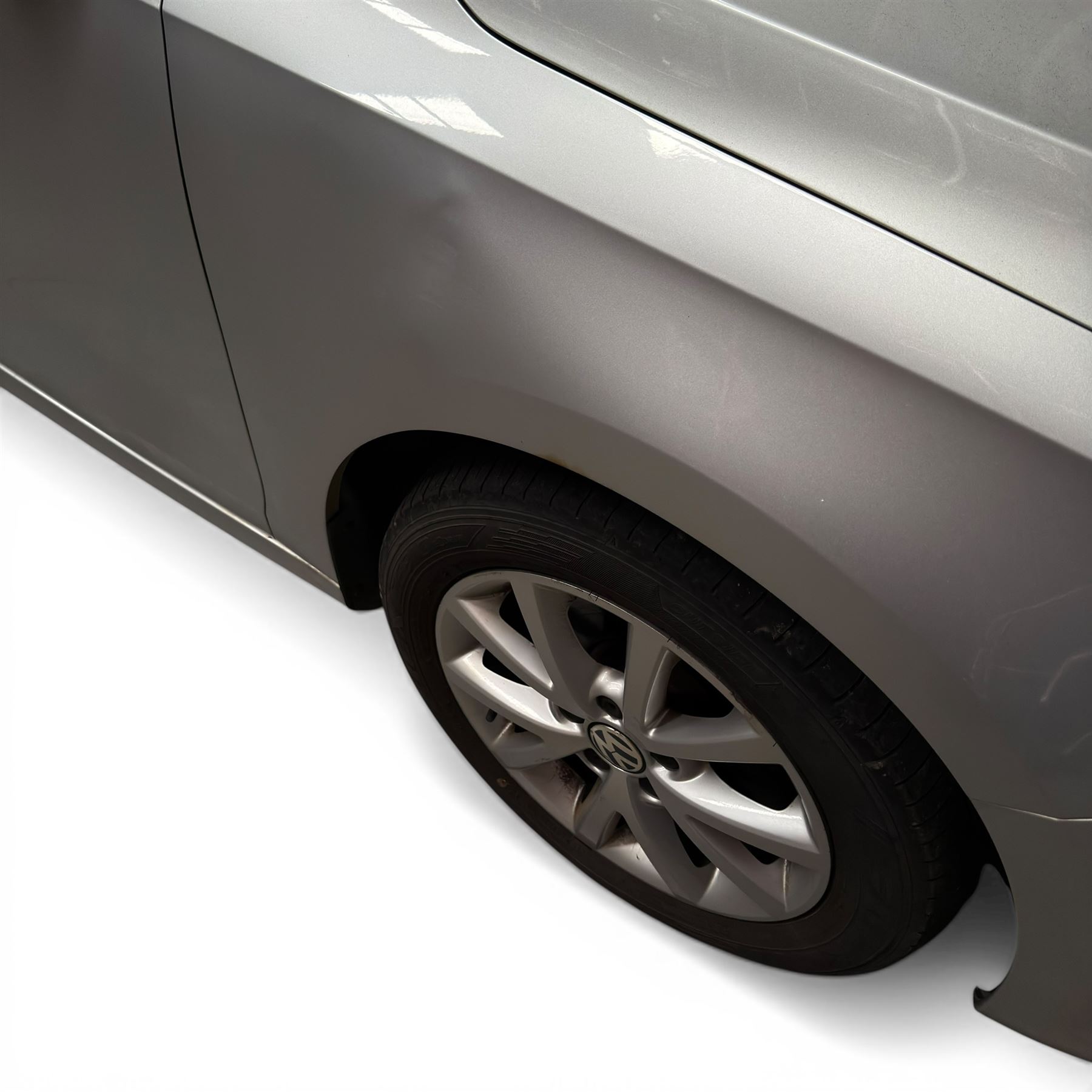 Volkswagen Jetta, 1.6 litre blue-motion diesel, 82000 miles, manual, silver, 2013, (NX63 VVT), MOT till 13 August 2026, £20 road tax, full VW service history, parking sensors, bluetooth - this vehicle is subject to 10% plus VAT buyers premium (12% in total)