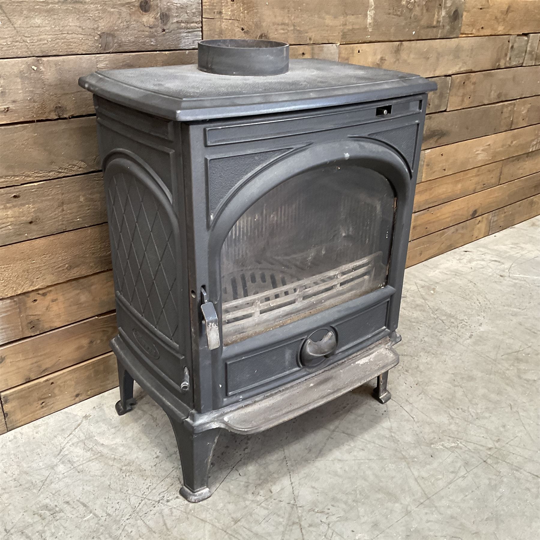  Dovre - multi-fuel cast iron stove