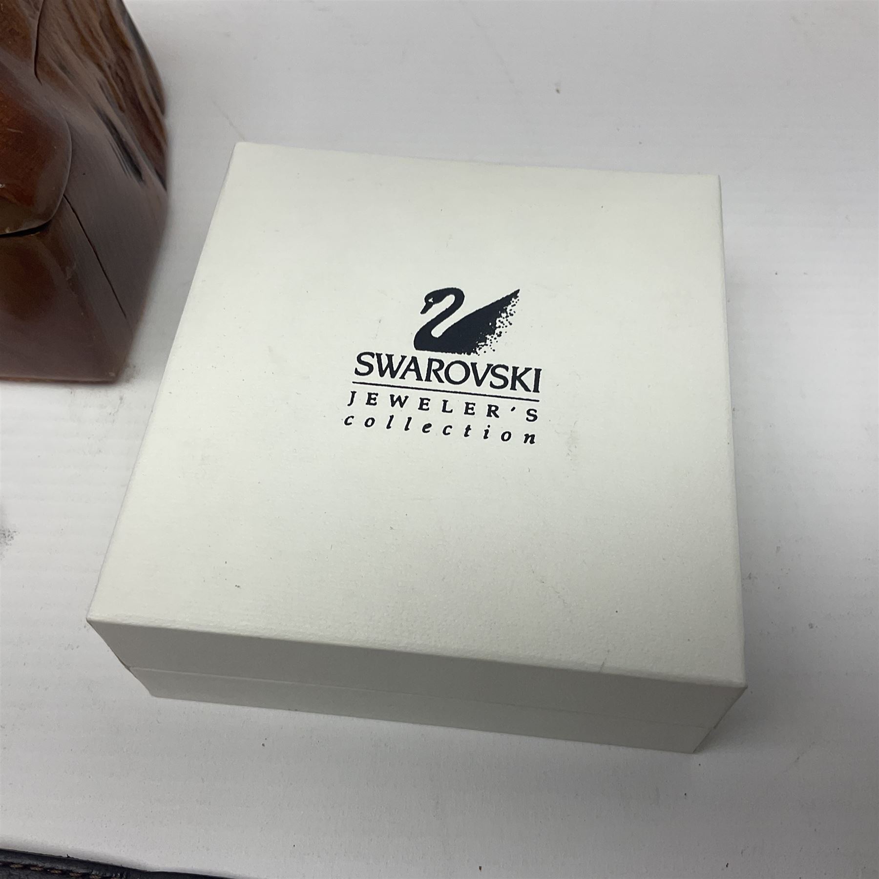 Maurice Lacroix gentlemans quartz wristwatch, 92127, with gold plated case, date apeture and leather strap, together with a Swarovski Crystal bracelet, two silver brooches and two costume brooches