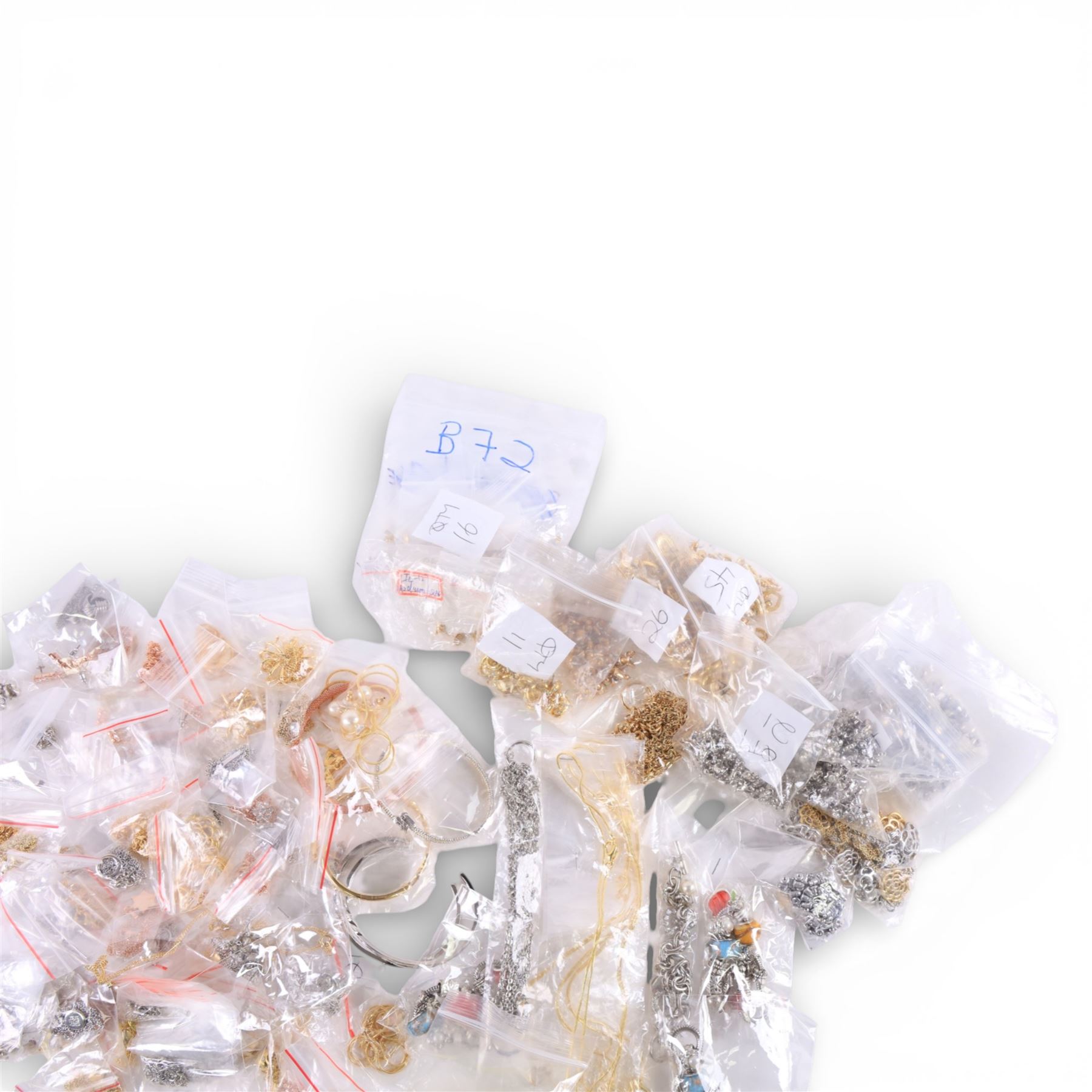 Quantity of costume jewellery, including stud earrings, pendant necklaces, bracelets and bangles etc