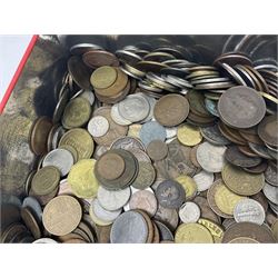 Great British and World coins, including approximately 65 grams of Great British pre 1947 silver coins, pre-decimal pennies and other denominations, Malaysia 1976 fifteen riggit and twenty-five riggit silver coins, pre-Euro coinage etc