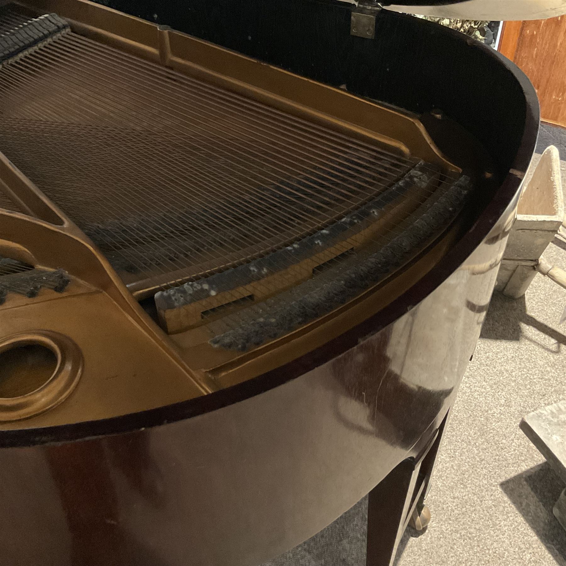 Buelhoff - 20th century German baby grand piano in a mahogany case, with an overstrung cast iron frame, original hammers, dampers, felts, stringing and action, sustain and sostenuto pedals, with an 88 note seven octave keyboard.

This item has been registered for sale under Section 10 of the APHA Ivory Act.