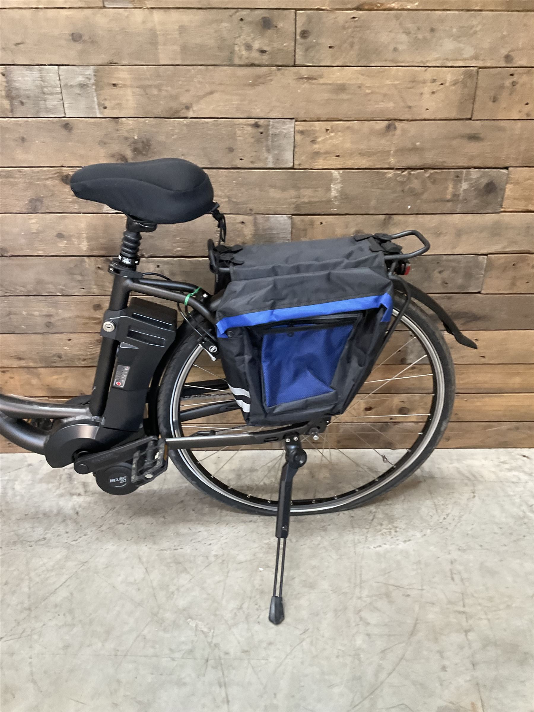 Kalkhoff Jubilee i7 electric bike and 11Ah battery, with charger lock and manual