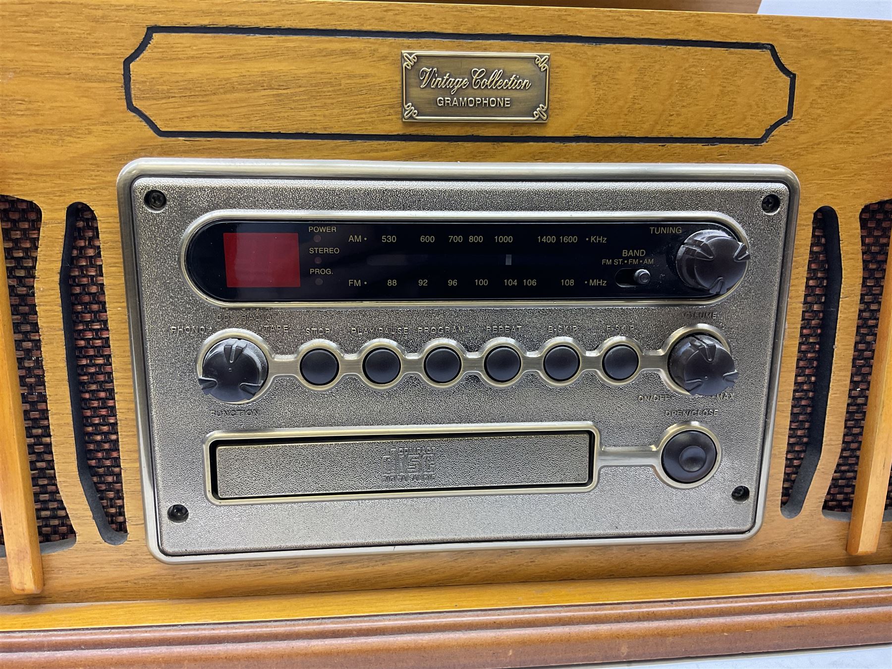 Vintage Collection Gramophone, model MT-GA05, record CD tape player AM/FM radio, W47cm H24cm 