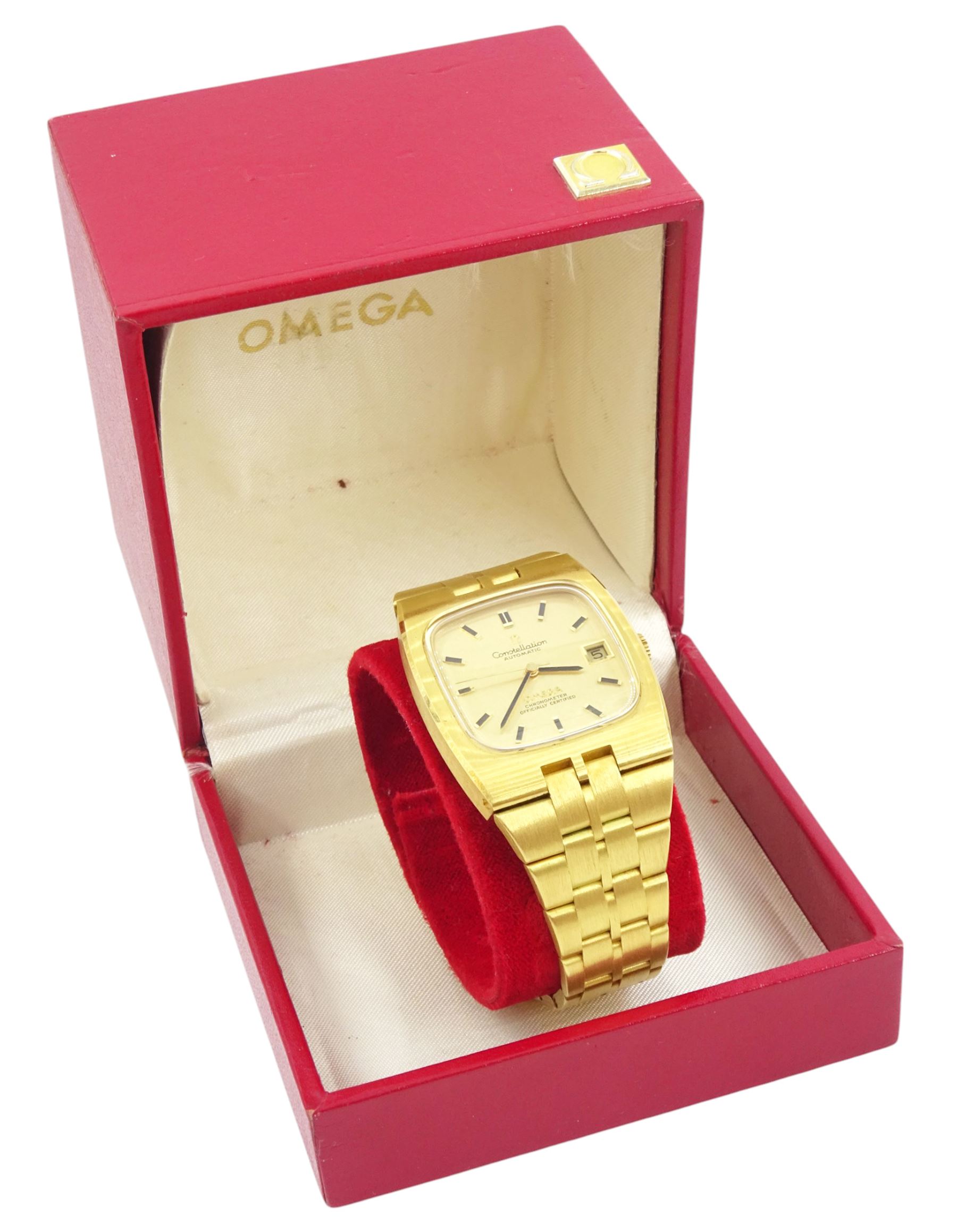 Omega Constellation gentleman's 18ct gold automatic wristwatch, champagne dial, with baton hour markers and date aperture, on Omega 18ct gold bracelet, No. 368.847, with fold-over clasp, stamped 750, boxed