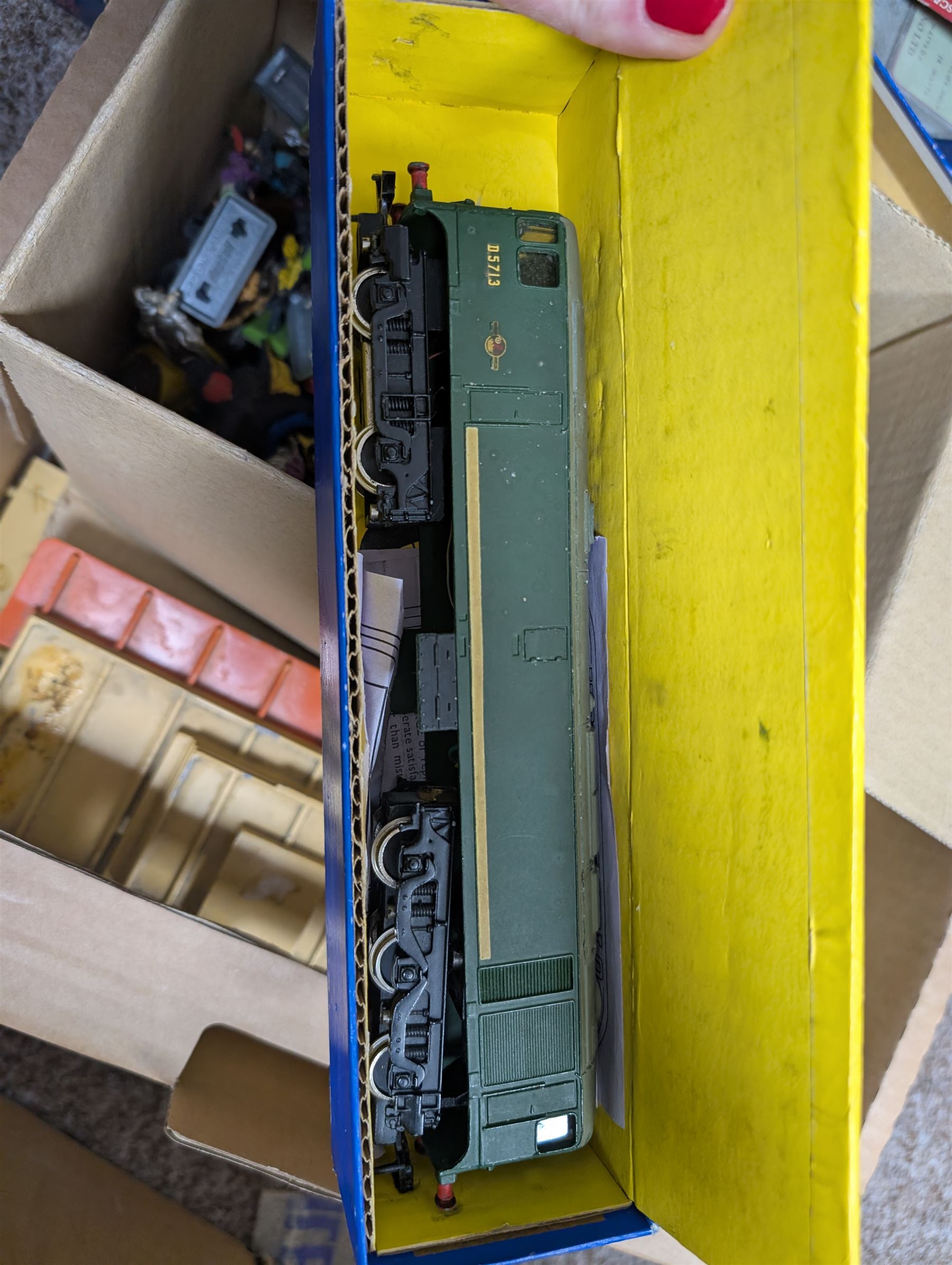 Hornby Dublo Co-Bo diesel locomotive, boxed, one other Hornby steam locomotive, Hornby accessories, four Minic cars and a collection of Deetail soldiers 