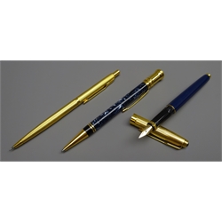  Writing Instruments - Three Parker pens fountain pen with 14ct gold nib, Duofold ballpoint pen and a classic flighter pencil, all boxed  