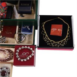 9ct gold t-bar and clip, 9ct gold and silver stone set ring, silver jewellery including brooches, necklaces and ring and a collection of costume jewellery