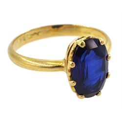 19ct gold single stone oval cut synthetic sapphire ring