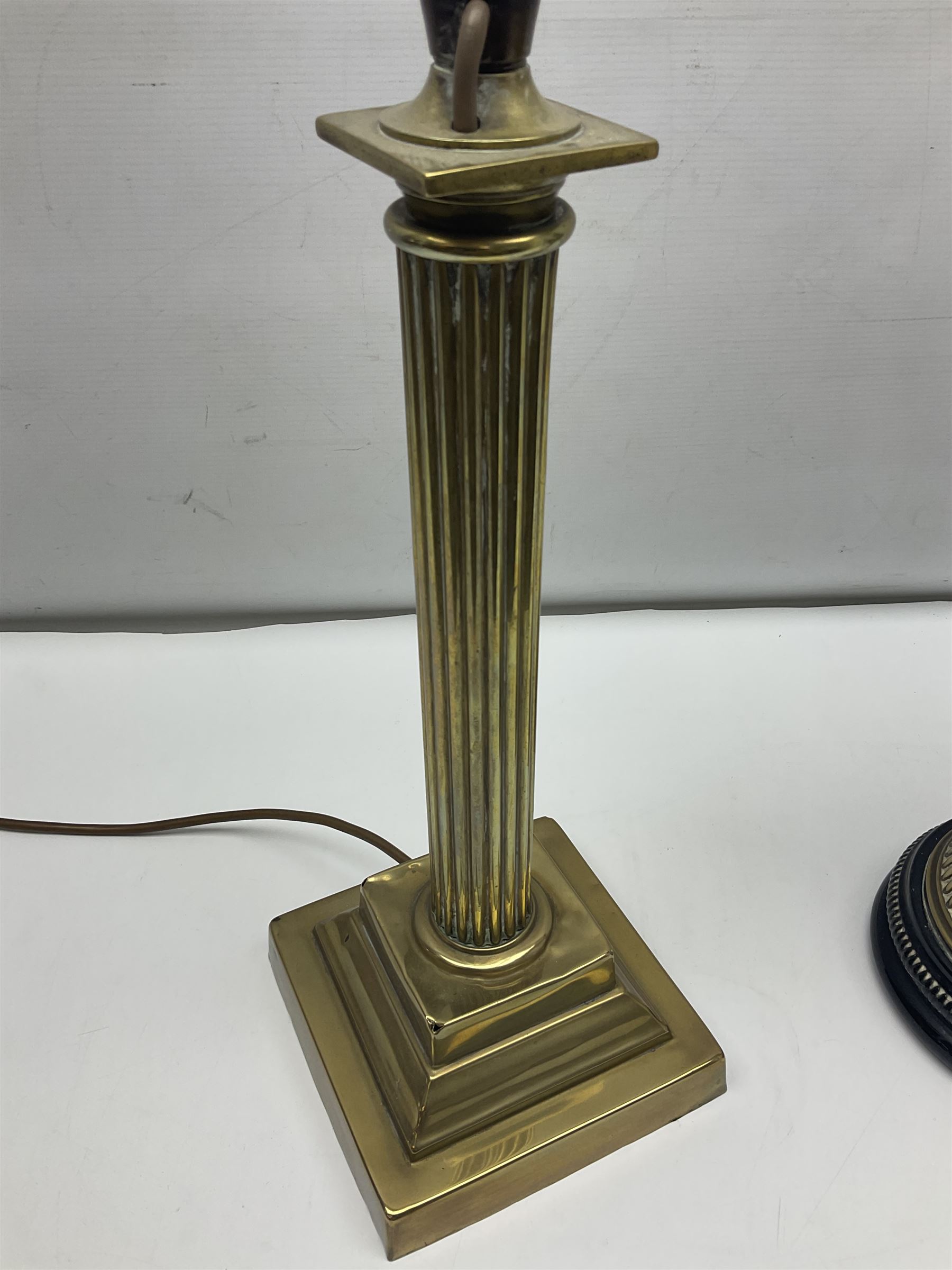 Brass table lamp in the form of a Corinthian column, together with a converted oil lamp, tallest without lightbulb H50cm
