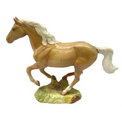 Beswick figure of cantering Palomino hor