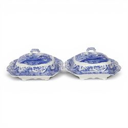 Spode Italian pattern dinner service for eight place settings, including dinner plates, side plates, soup bowls, bowls, two covered tureens, two graduating serving platters, serving bowl etc 