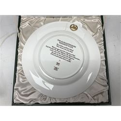 Five Spode Mulberry Hall limited edition Regimental commemorative plates - Parachute Regiment No.51/500; Gloucestershire Regiment No.38/500; Duke of Wellington's Regiment No.285/500; Royal Welch Fusiliers No.40/500; and Green Howards No.213/500; all boxed with certificates (5)