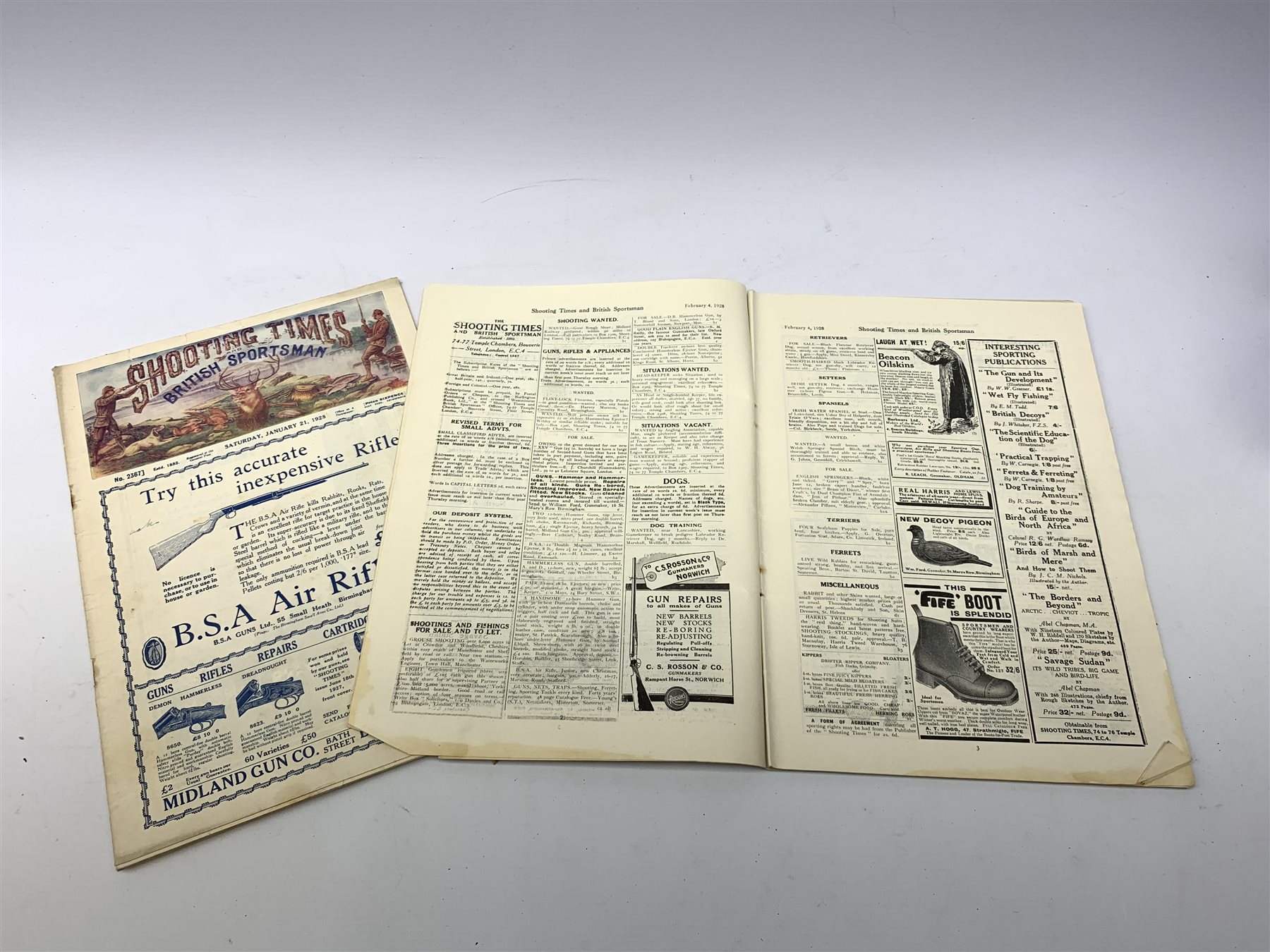 Shooting Times and British Sportsman magazine, thirty-two early 20th century editions, comprising 1922 (3), 1923 (5), 1926 (22) and 1928 (2)