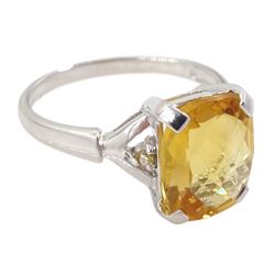 9ct white gold citrine ring, hallmarked, principal citrine approx 2.70 carat