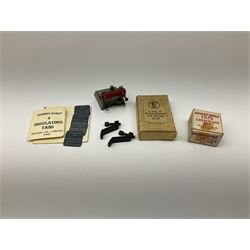 Hornby Dublo/Dinky etc - quantity of accessories including two blister packed 5037 Lineside Notices; Urinal; Book Kiosk; Coal Store; Destination Board/Seat; twelve road signs/traffic lights; ten advertising hoardings; boxed gradient and mile posts; boxed 1575 Lighting Kit; trackside signs, assorted luggage etc