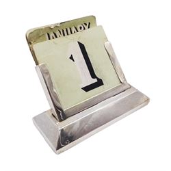 Early 20th century silver mounted perpetual calendar, with pale green date and month cards, hallmarked, date letter and maker's mark indistinct, without cards H4.5cm
