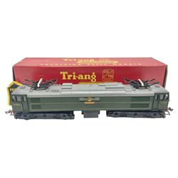 Tri-ang '00' gauge - Class EM2 Electric Co-Co locomotive 'Elektra' No.27000 with pantographs; boxed