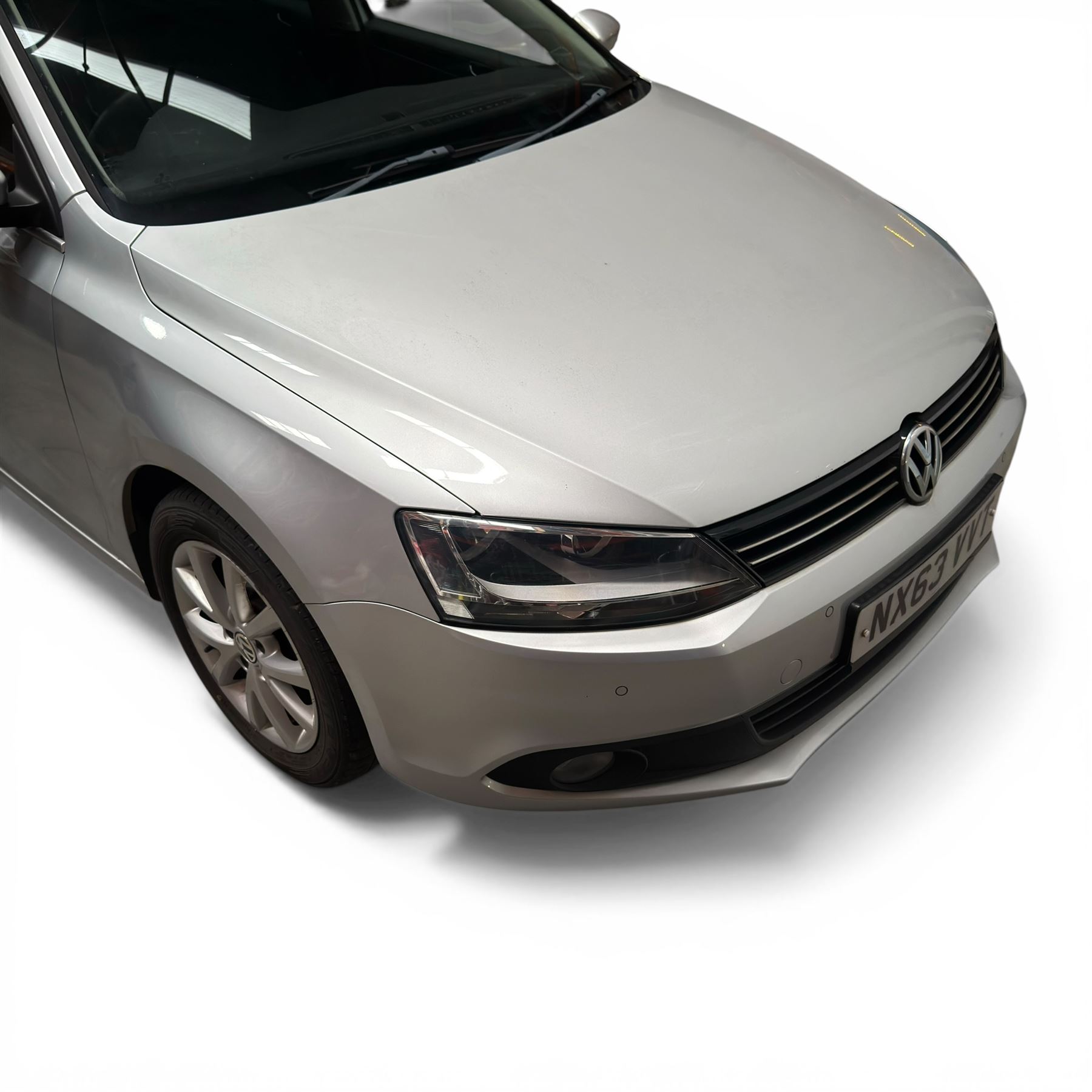 Volkswagen Jetta, 1.6 litre blue-motion diesel, 82000 miles, manual, silver, 2013, (NX63 VVT), MOT till 13 August 2026, £20 road tax, full VW service history, parking sensors, bluetooth - this vehicle is subject to 10% plus VAT buyers premium (12% in total)