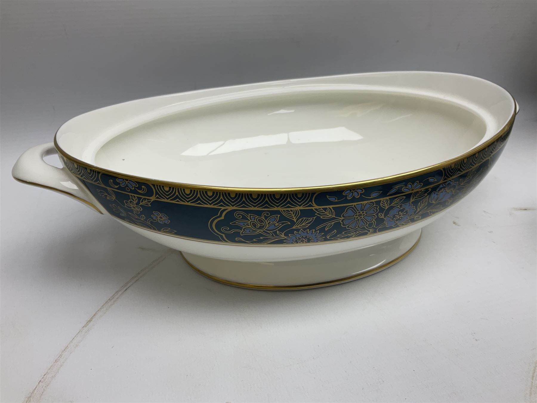 Royal Doulton Carlyle pattern tea and dinner wares, to include, eight