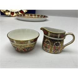 Royal Crown Derby Imari pattern cabaret set, comprising tray, milk jug, sucrier, tea cup and saucer, together with matching plate with fluted rim