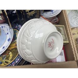 Masons and Furnival Denmark pattern blue and white tea wares, together with a Royal Worcester trinket box, Leedsware bowl and other ceramics and glassware, in four boxes