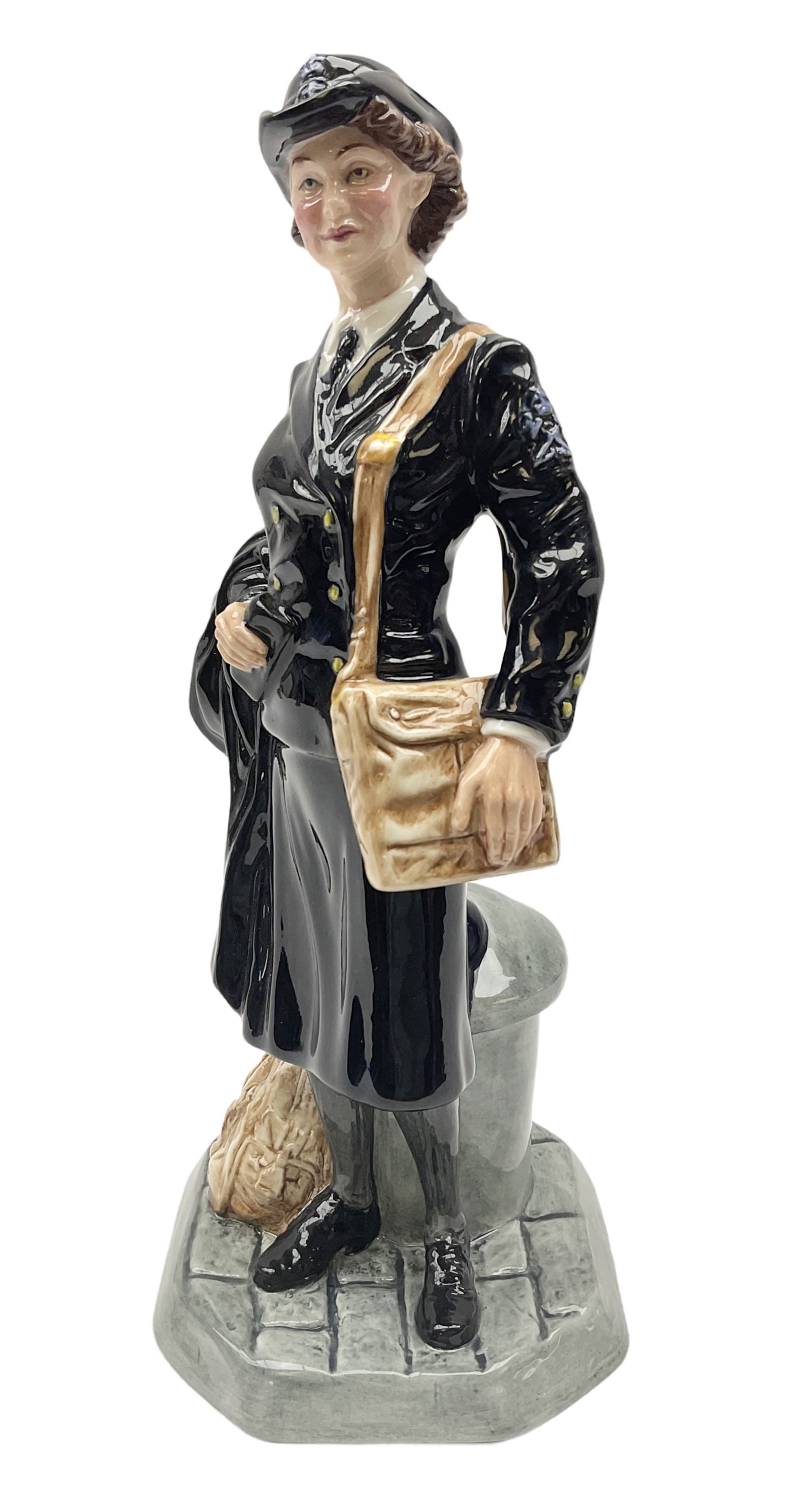 Royal Doulton Women's Royal Navy Service Classics figure, modelled by Valerie Annand, HN4498, limited edition no 7/2500, H23cm
