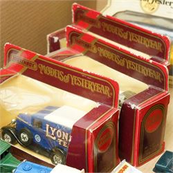 Die cast model vehicles including seven Models of Yesteryear, boxed and various others
