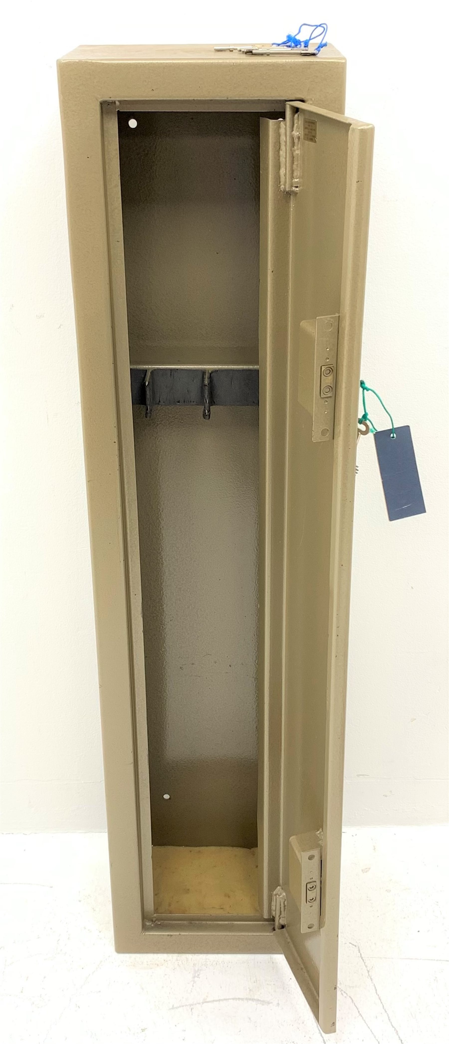 Steel gun with double locking single full length door for