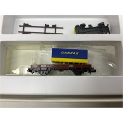 Trix Minitrix 'N' gauge - No.12363 'LINT' Diesel Powered Rail Car 'bendy' train; boxed; and No.11411 DB Zugset 'Danzas' goods set; boxed (2)