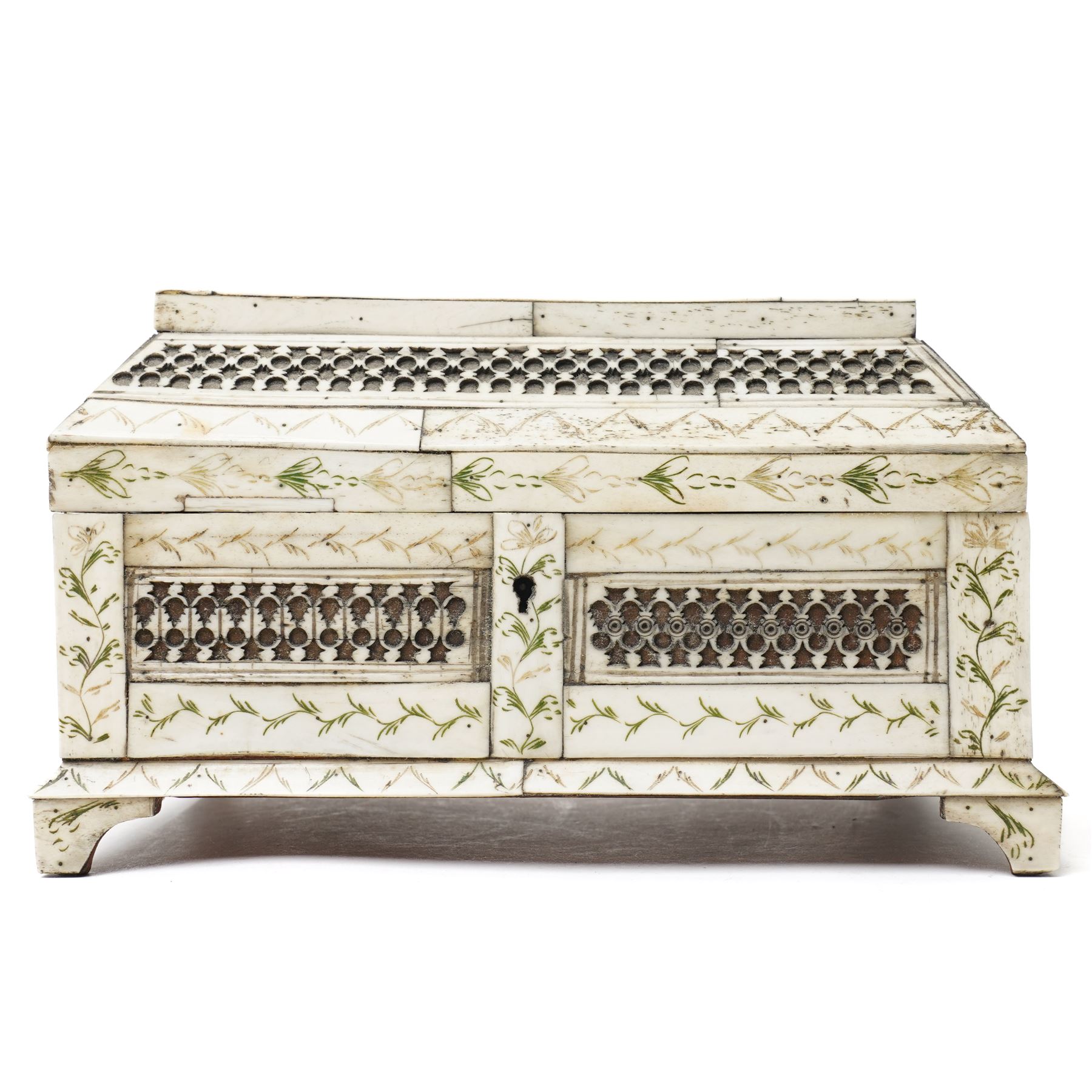 Early 19th-century French Napoleonic Prisoner of War bone workbox, decorated with repeating pierced classical decoration within borders of sgraffito foliate motifs, H13cm x W22cm x D15cm