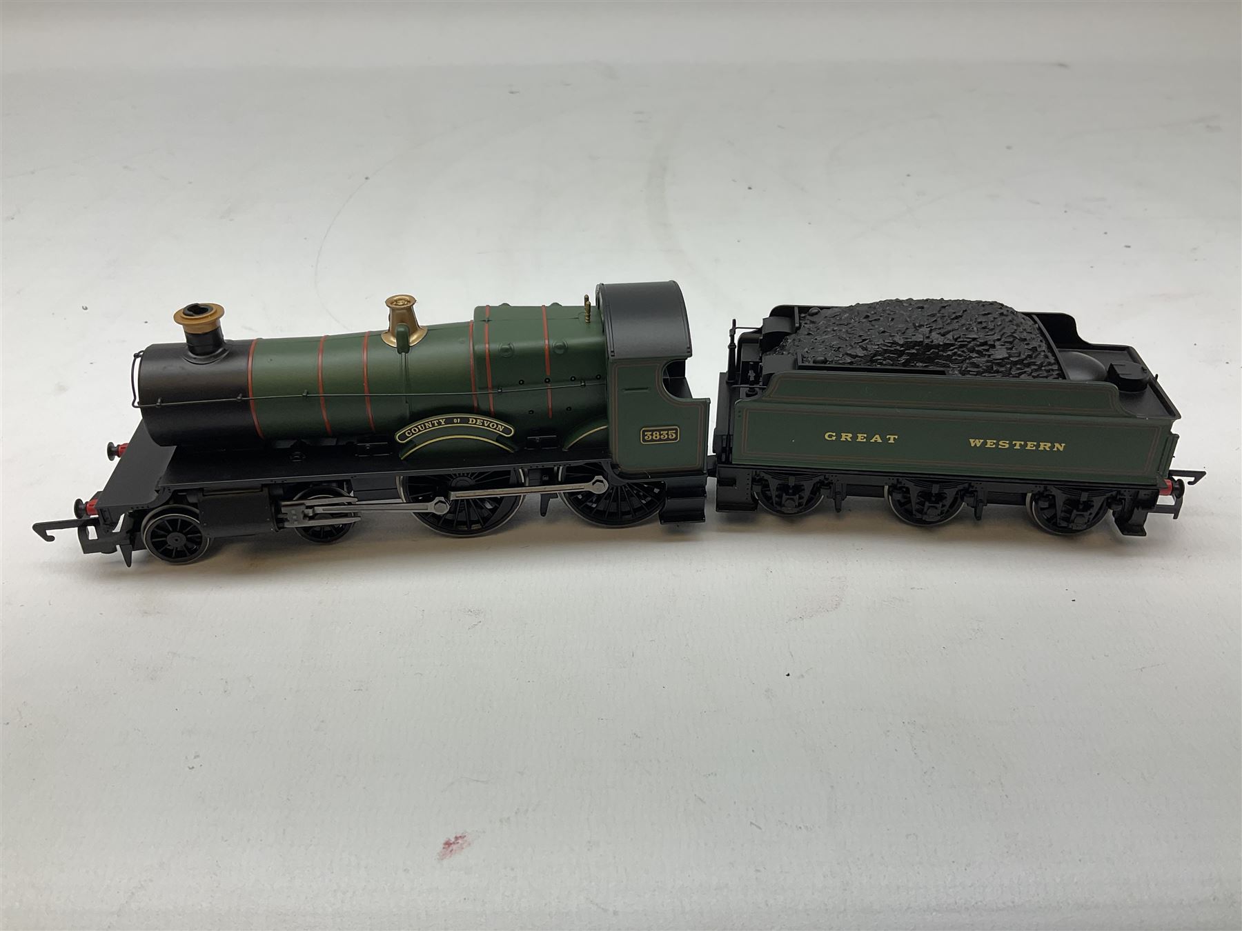 Hornby Railroad '00' gauge - County Class 4-6-0 locomotive 'County of Hants' no. 1016, Class 4900 4-6-0 locomotive 'Adderley Hall' no. 4901 and County Class 4-4-0 locomotive 'County of Devon' no. 3835, all DCC ready (3)
