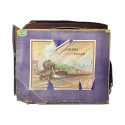 Hornby Meccano ‘0’ gauge - M1 Passenger set comprising 0-4-0 locomotive and tender no.3435 in green, two Pullman carriages and track; in original box 