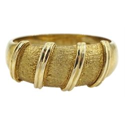 9ct gold textured and polished ring, hallmarked, approx 4.7gm