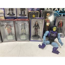 Miscellaneous toys to include Robert Harrop Fun Figurines of Captain Scarlet and Thunderbirds Braman the Robot; Thundercats Thundertank and Mumm-Ra; Stargate Mastadge Beast of Burden; various periodical issue metal figures for Star Wars, Buffy the Vampire Slayer, James Bond etc; all boxed (18)