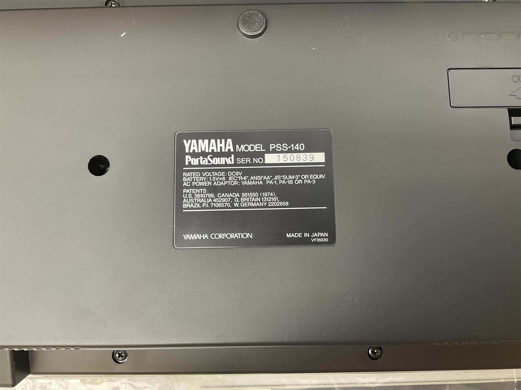 Boxed Yamaha Portasound PSS-140 electric Keyboard