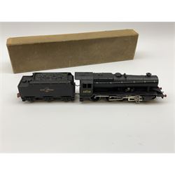 Hornby Dublo - three-rail LMR Class 8F 2-8-0 Freight locomotive No.48158 with tender and instructions in early plain cardboard box