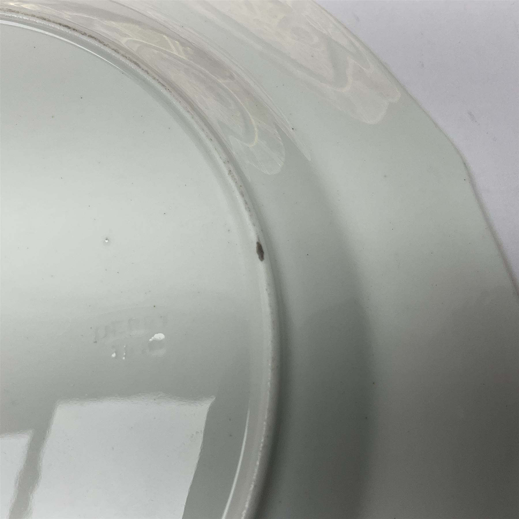 20th century Royal Crown Derby Imari 1128 pattern plates, comprising four side plates and three smaller examples, with printed and painted marks beneath, including illustration date codes for 1918 and 1920, and Roman numeral date code for 1979, larger examples D18cm, smaller D15cm, (7)
