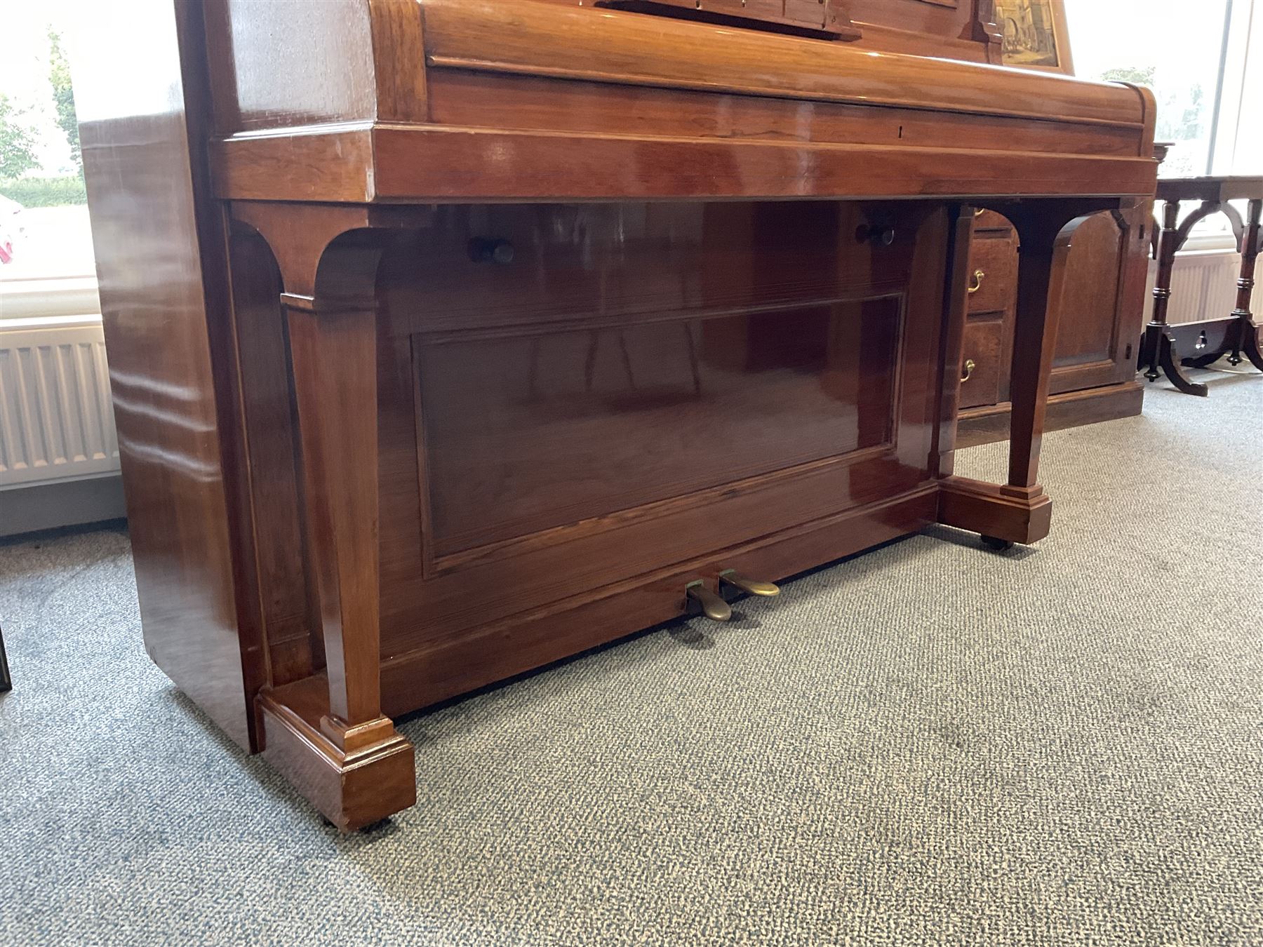 Bluthner of Leipzig - Early 20th century overstrung upright piano, serial number 79496 (1910), in a mahogany case with three front case panels and folding music desk, with 85 keys (seven octaves) underdamper action, original hammers, stringing, tuning pins, dampers and felts, with sostenuto and sustain pedals. Julius Bluthner was considered to be one of the the best makers of German upright pianos in the early 20th century both for tone quality and build. 

This item has been registered for sale under Section 10 of the APHA Ivory Act.