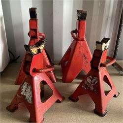 Par of small and large heavy duty  jack stands painted in red  - THIS LOT IS TO BE COLLECTED BY APPOINTMENT FROM DUGGLEBY STORAGE, GREAT HILL, EASTFIELD, SCARBOROUGH, YO11 3TX