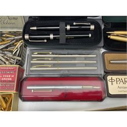 Large quantity of fountain and calligraphy pens, to include examples by Parker, Waterman, Platignum, Universal and Osmiroid, together with a selection of nibs