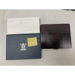 Mostly commemorative coins including The Royal Mint 1997 proof coin collection, Westminster 2013 'The Royal Baby Photographic 65mm' coin, Jubilee Mint 2017 'The Queen Elizabeth II Sapphire Jubilee' five pound coin collection etc