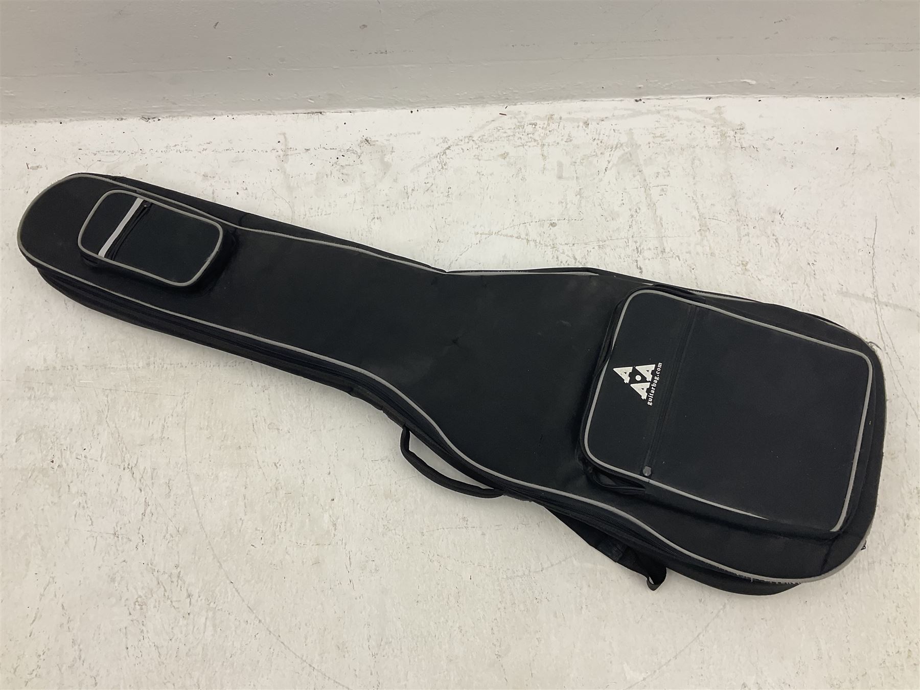 Hohner Professional J Bass F1 four-string fretless electric bass guitar, serial no.C206482 L116cm; in soft carrying case